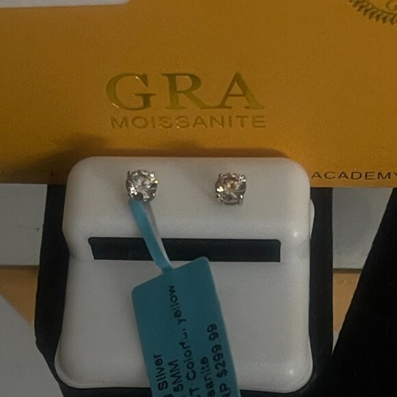 Very Unique Champagne Moissanite Round Stud Earrings 925 Sterling Silver